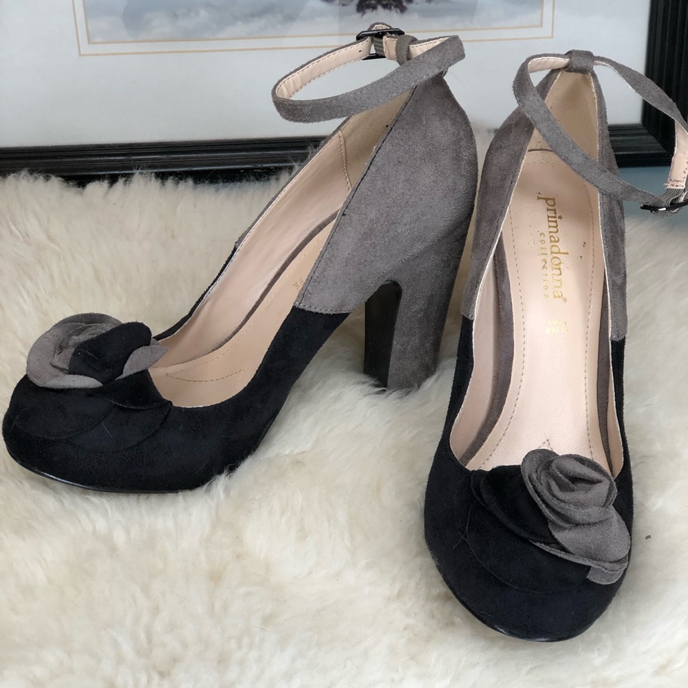 Primadonna Ankle Strap two-toned pumps